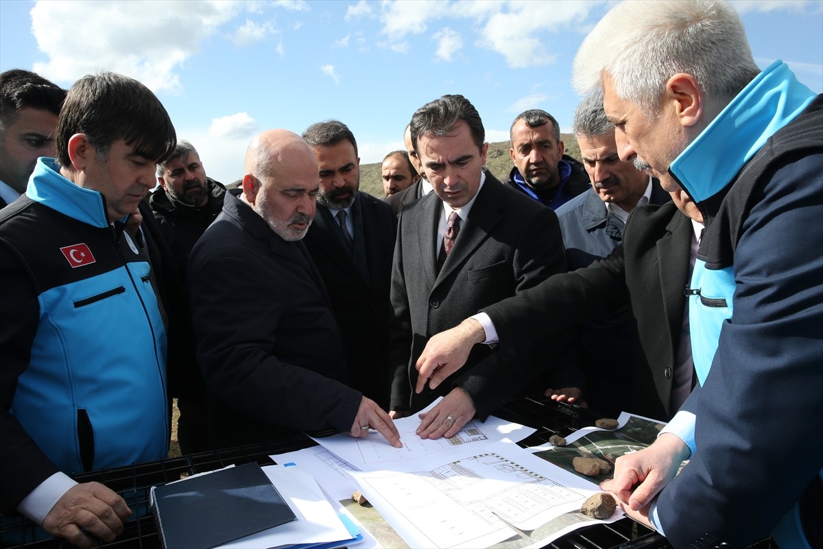 İçişleri Bakan Yardımcısı Mehmet Sağlam, Bitlis'te çeşitli ziyaretler gerçekleştirdi. İl Özel...