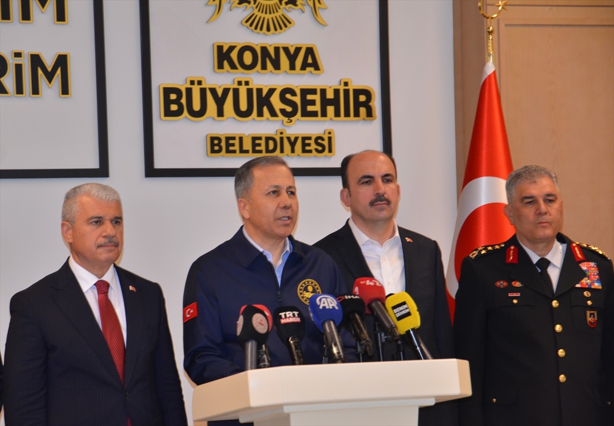 İçişleri Bakanı Ali Yerlikaya, Konya'da, kentte yapılması planlanan ve inşası tamamlanan projelere...