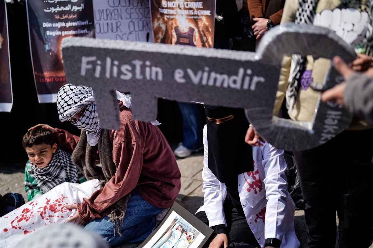 İnsan Hak ve Hürriyetleri (İHH) İnsani Yardım Vakfınca, İsrail'in saldırılarını protesto amacıyla...