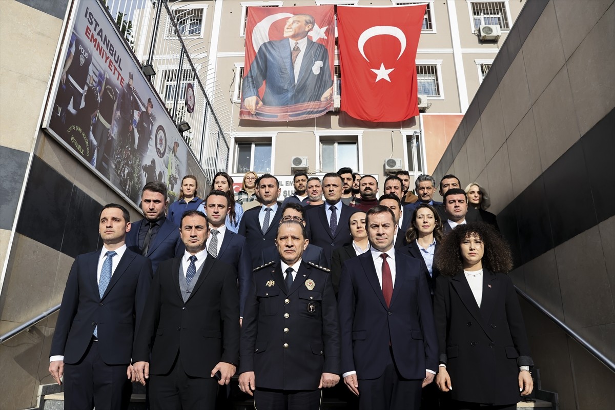 İstanbul'da iş yeri kurşunlanmasına ilişkin düzenlenen ve 11 Kalaşnikof marka tüfek, 6 tabanca ile...