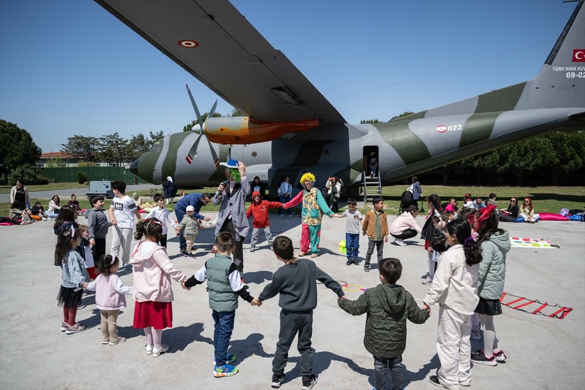 İstanbul Hava Kuvvetleri Müzesi, 23 Nisan Ulusal Egemenlik ve Çocuk Bayramı etkinliği düzenledi....
