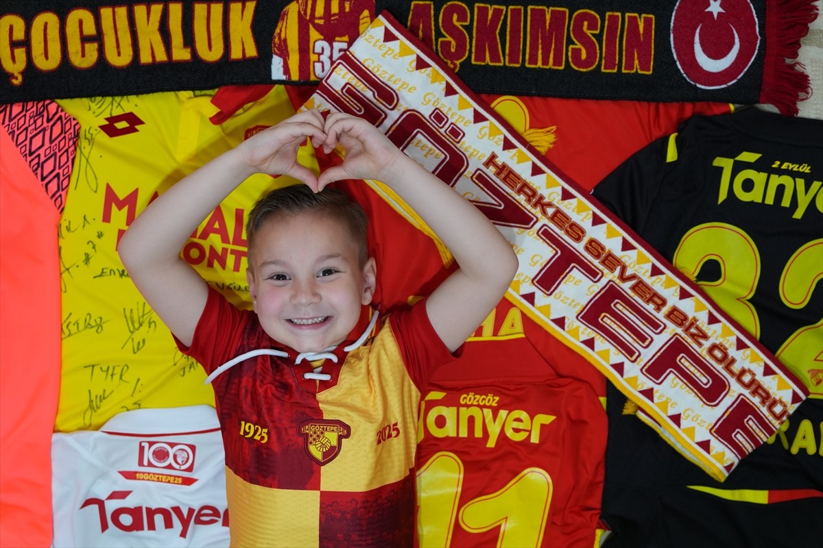 İzmir'de babasıyla 4 yaşından beri Göztepe'nin maçlarına giden ve taraftarın "Kuzey Reis" diye...