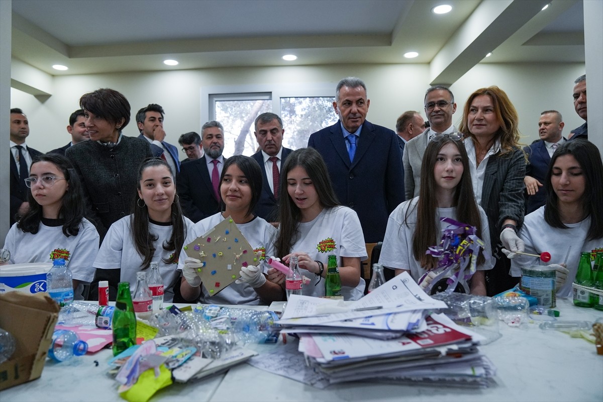 İzmir'in Bornova ilçesindeki 3 okulda kaymakamlık, İzmir Kalkınma Ajansı ve İlçe Milli Eğitim...