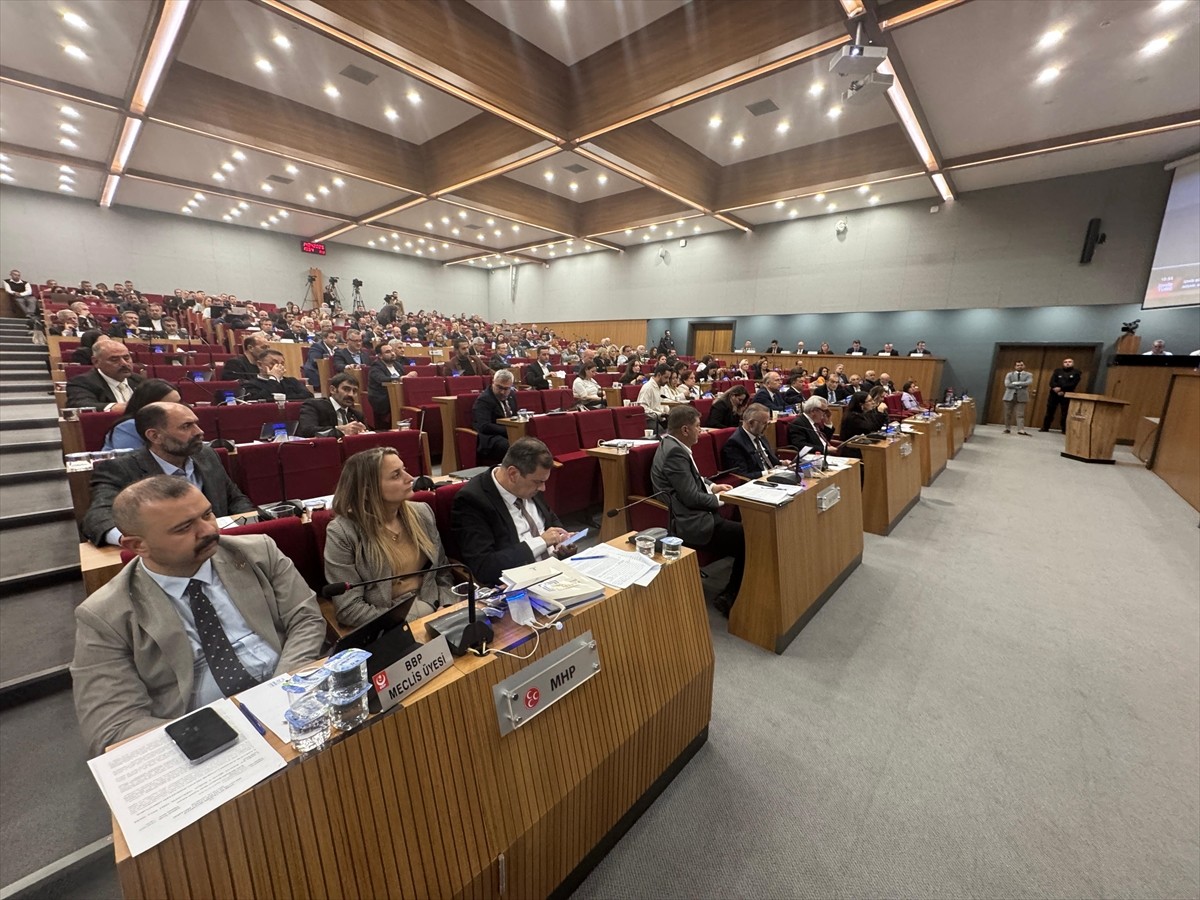  İzmir Büyükşehir Belediyesinin nisan ayı birinci olağan meclis toplantısında, 2024 yılı denetim...