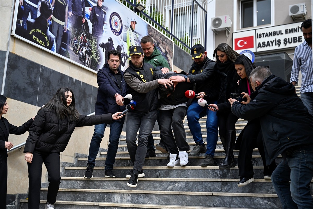 Kadıköy'de 15 yaşındaki Mattia Ahmet Minguzzi'nin bıçaklanarak öldürülmesine ilişkin sosyal...