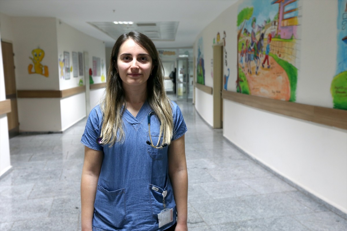 Kars'ın Arpaçay ve Kağızman ilçelerinde, zehirlenme belirtileriyle hastaneye kaldırılan 8 çocuktan...