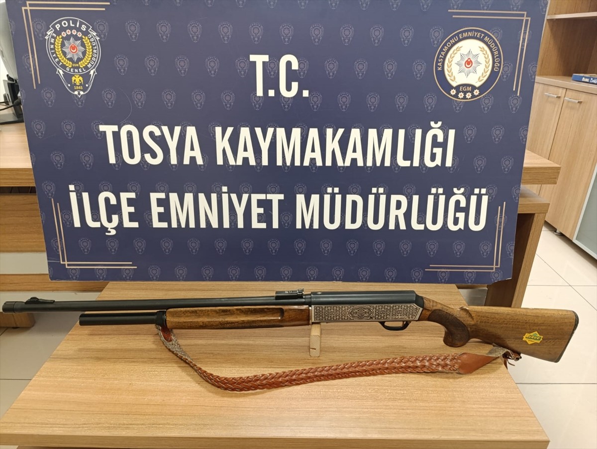Kastamonu'nun Tosya ilçesinde çıkan kavgada 1 kişi tüfekle vurularak öldürüldü. Zanlı H.K, suç...