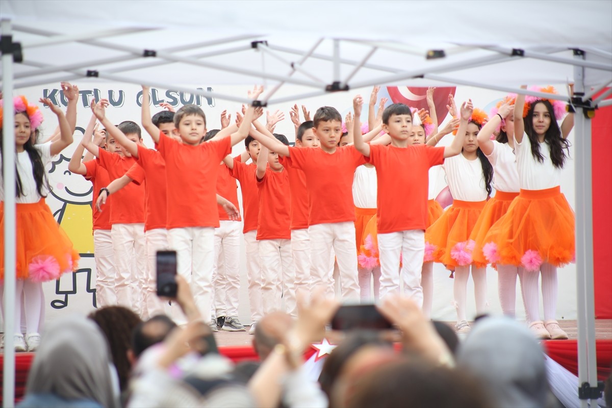 Kırgızistan'da, Türkiye Büyük Millet Meclisinin (TBMM) açılışının 105. yılı ile 23 Nisan Ulusal...