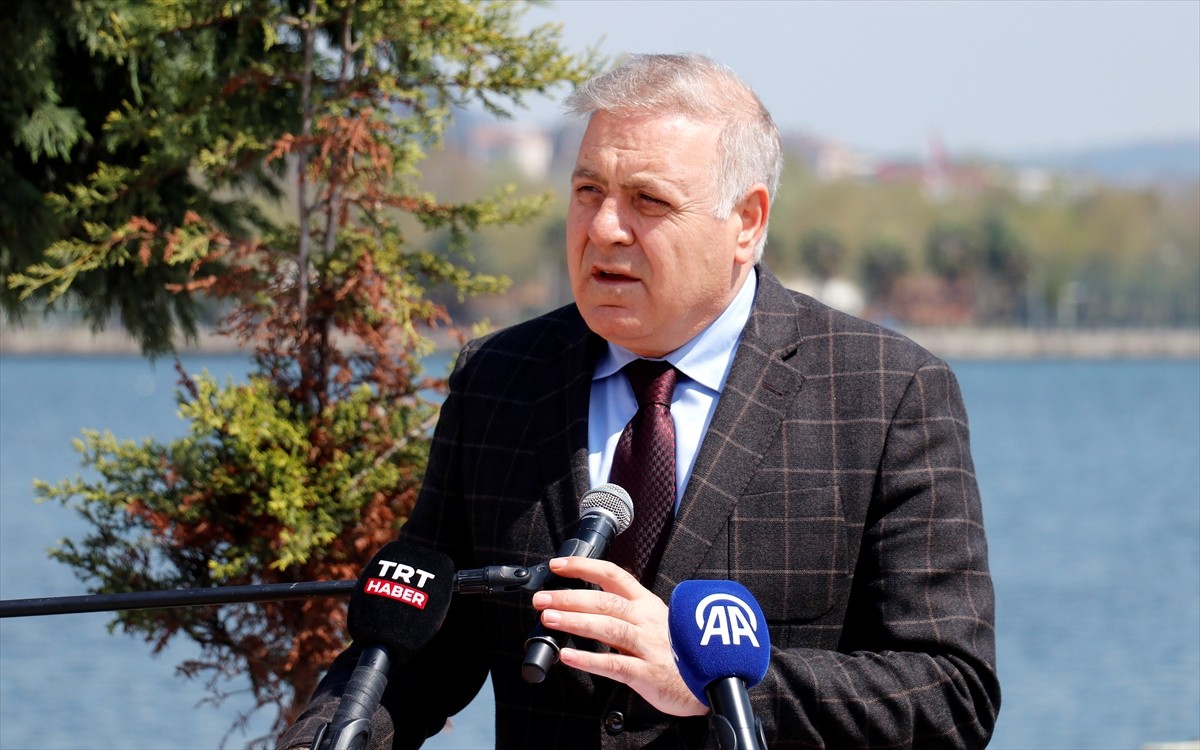 Kocaeli'de 1994 yılında görevi başında geçirdiği trafik kazasında şehit olan polis memuru Muhittin...