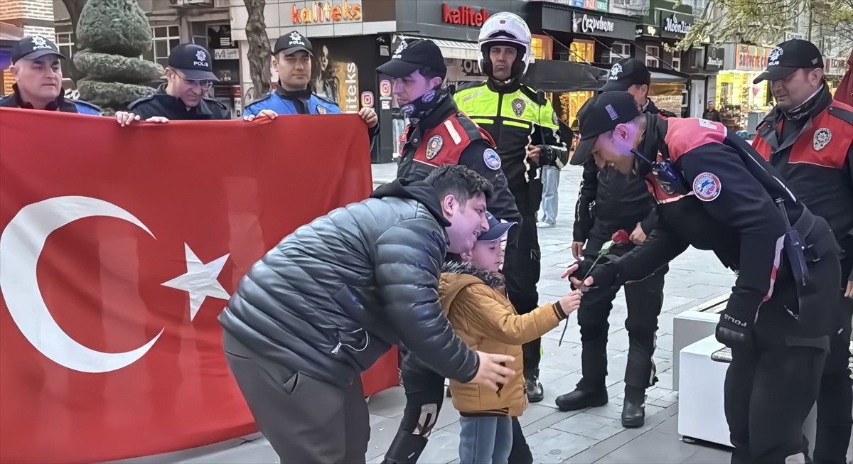 Konya'da faaliyet gösteren "Eren'den Sonra İyilik Hareketi Grubu" üyeleri, yürüyüş yapılacağı...