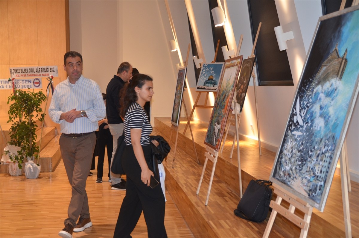 Konya'da Kudüs ve Gazze temalı "Diken ve Karanfil" Resim Sergisi açıldı.