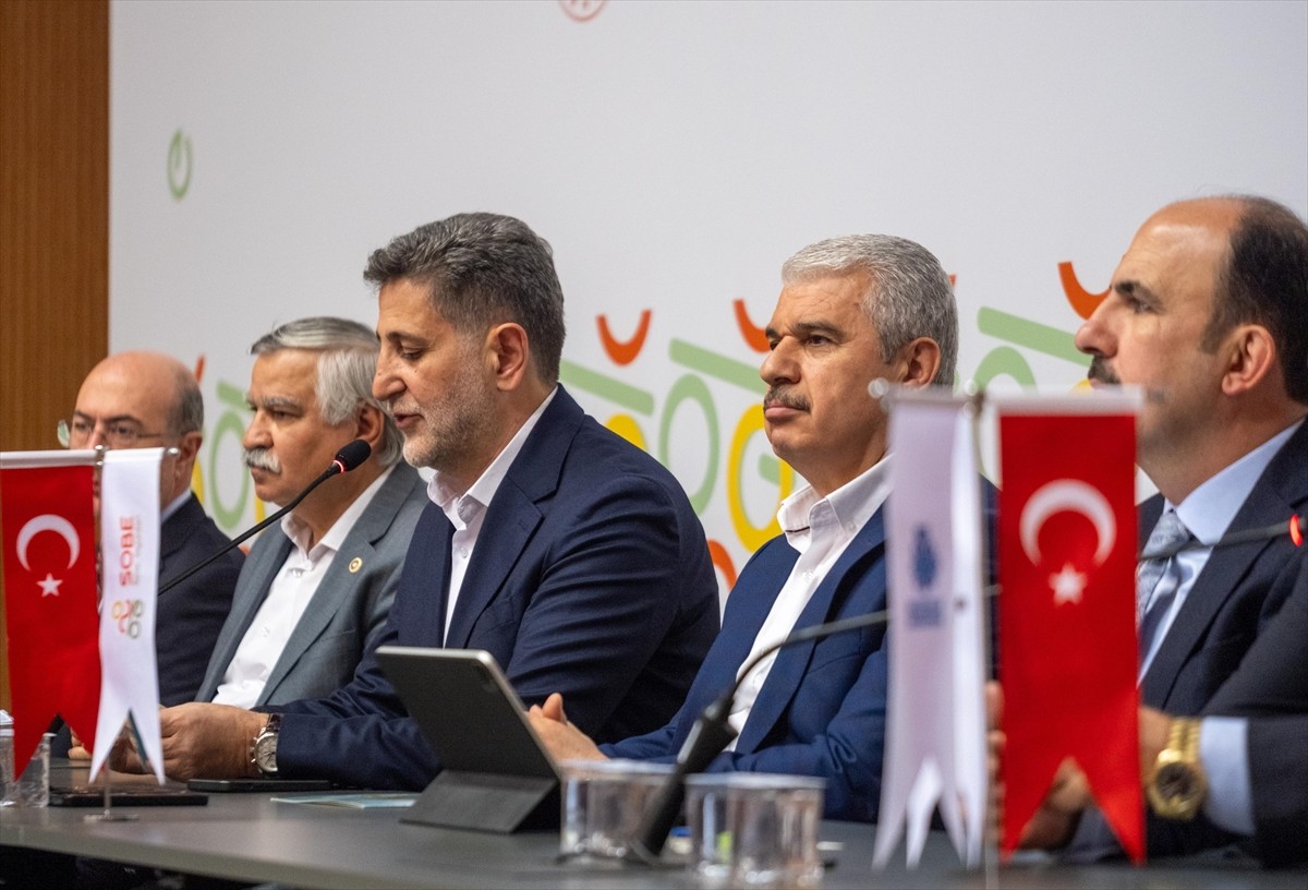 Konya'da Selçuklu Otizmli Bireyler Eğitim (SOBE) Vakfı öncülüğünde otizmli bireylerin katılımıyla...