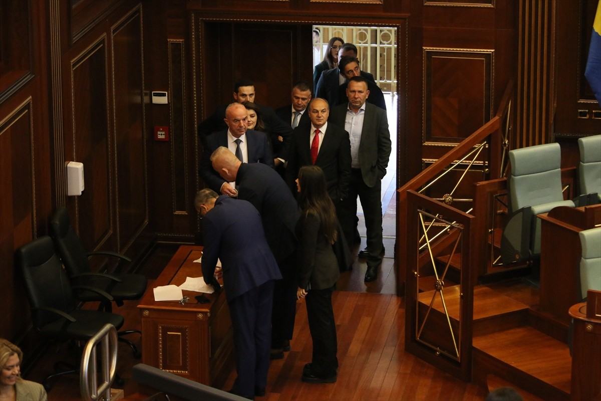 Kosova'da 9 Şubat'taki genel seçimin ardından meclis başkanını belirlemek için yapılan dördüncü...