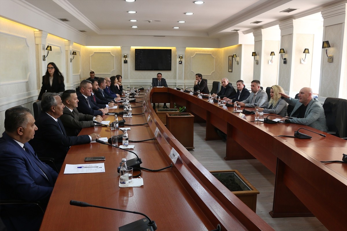 Kosova Meclis Başkanı ve ülkede 9 Şubat’ta yapılan genel seçimden birinci çıkan Kendin Karar Al...