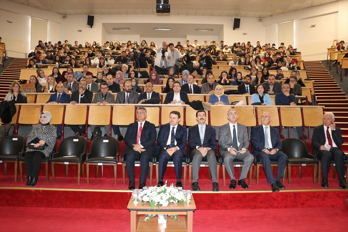 Kütahya Dumlupınar Üniversitesi (DPÜ) ev sahipliğinde, İstanbul Medeniyet Üniversitesi ve Türkiye...