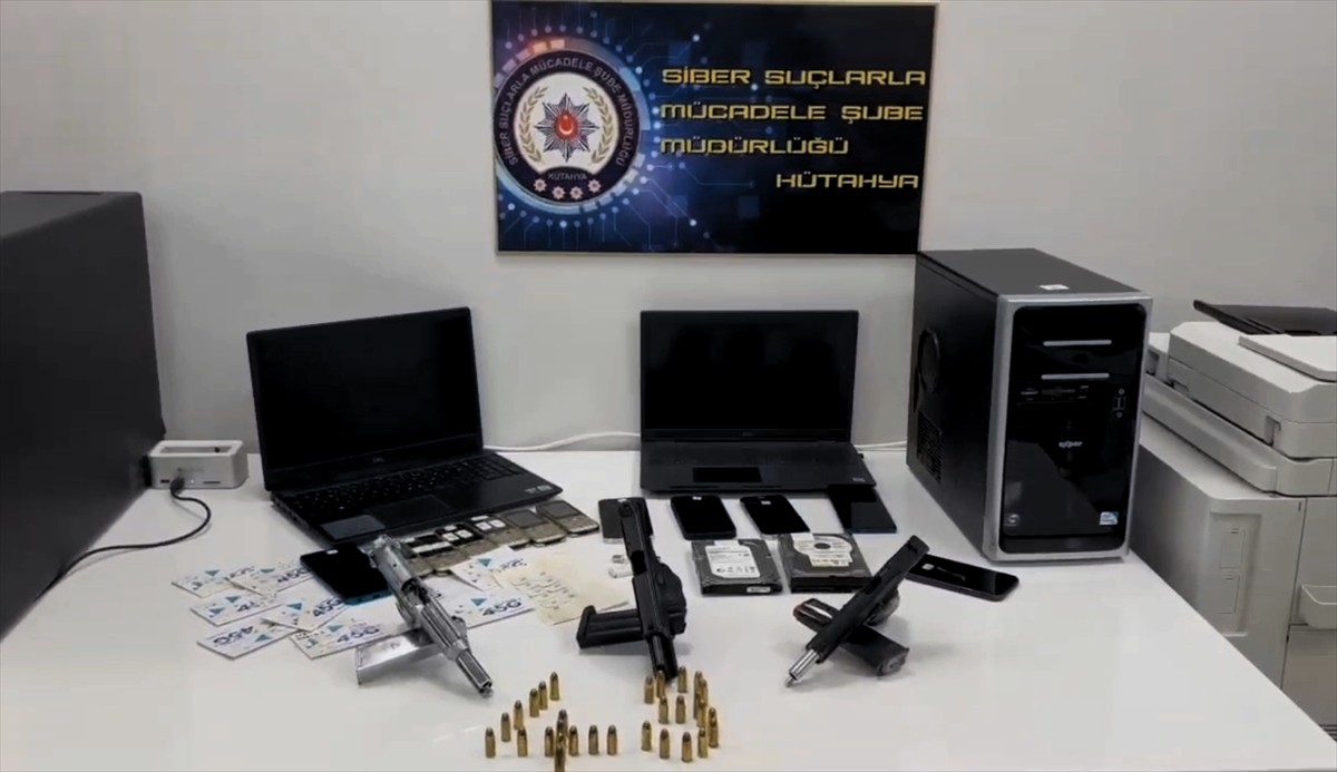 Kütahya merkezli yasa dışı bahis operasyonunda 4'ü kadın 15 şüpheli gözaltına alındı.