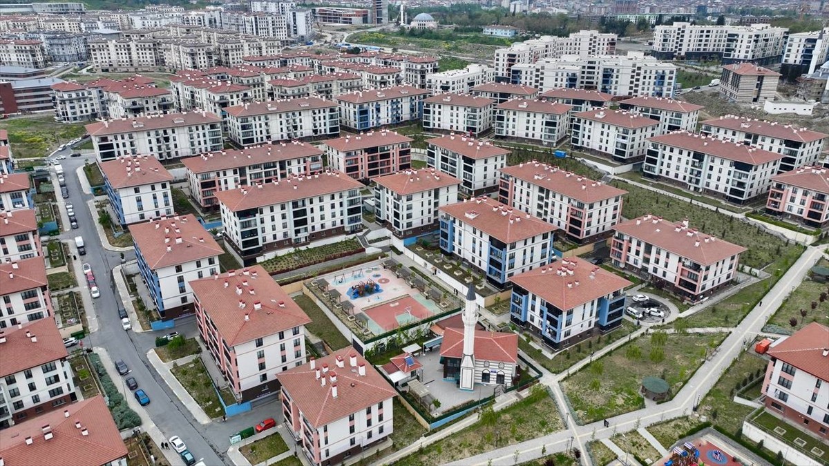 Marmara Denizi Silivri açıklarında meydana gelen 6,2 büyüklüğündeki depremin ardından, bazı...