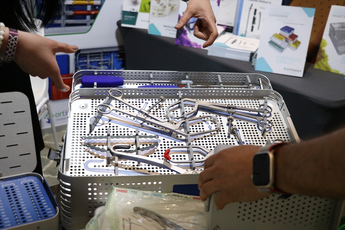 Medikal Dernekler Federasyonu (MEDEF) tarafından bu yıl 2'ncisi düzenlenen "Ulusal Ortopedi ve...