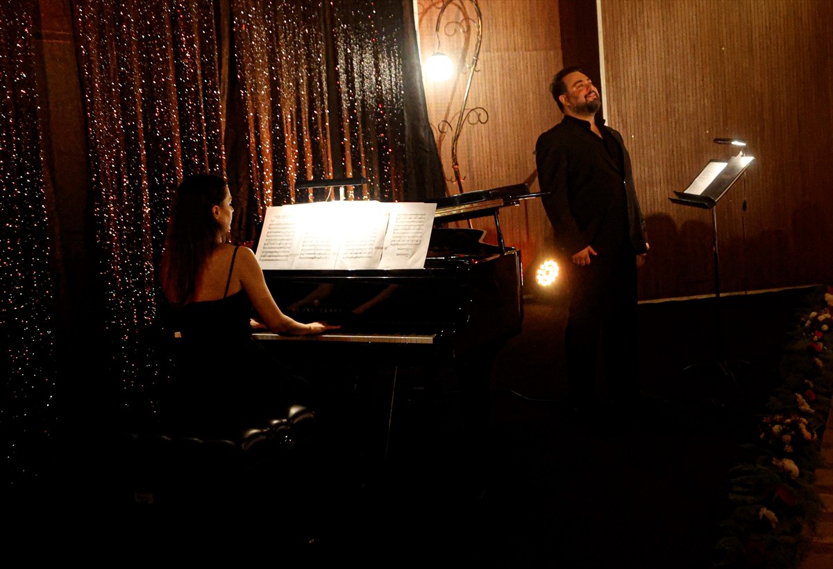 Mersin Devlet Opera ve Balesi (MDOB), "Azerbaycan Gecesi" konserini sanatseverlerle buluşturdu....