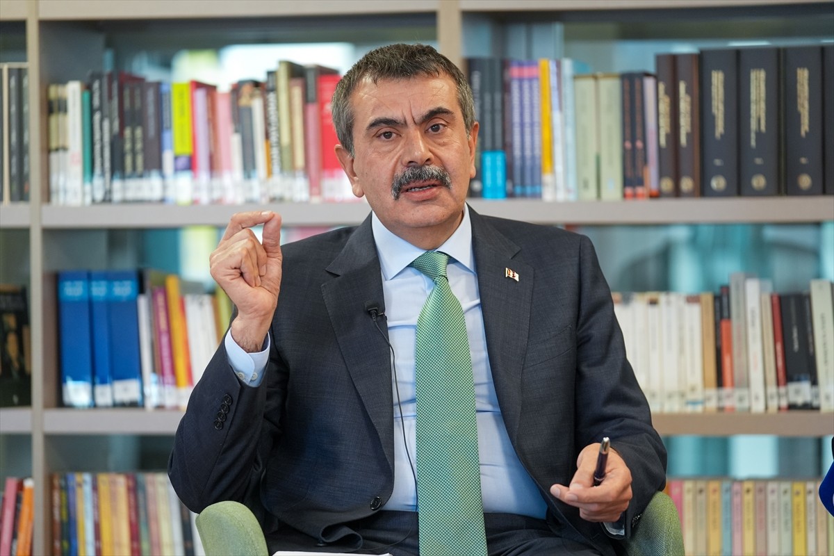 Milli Eğitim Bakanı Yusuf Tekin, Enstitü Sosyal'de gerçekleştirilen, "Geleceğin Eğitimini...