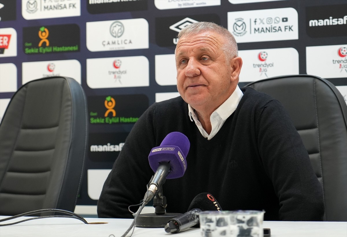 MKE Ankaragücü Teknik Direktörü Mesut Bakkal (fotoğrafta), Trendyol 1. Lig'in 35. haftasında 2-1...