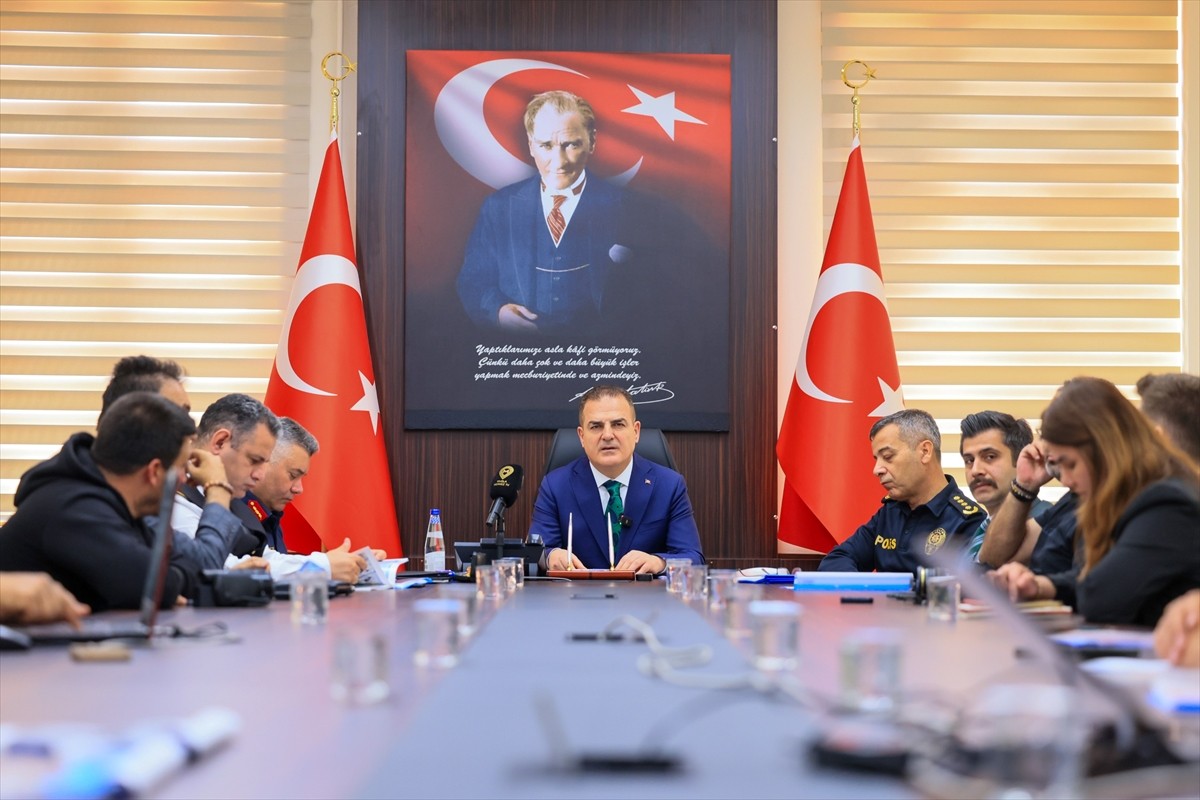 Muğla Valisi İdris Akbıyık, kentte 2025 yılının 3 aylık döneminde kolluk kuvvetlerinin yaptığı...