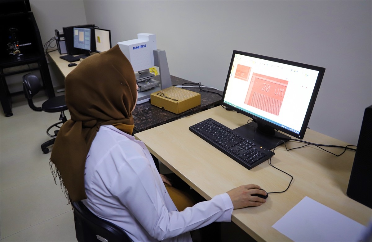 Necmettin Erbakan Üniversitesi, sanayi iş birliğiyle elektronik, optik ve elektro-optik aygıtların...