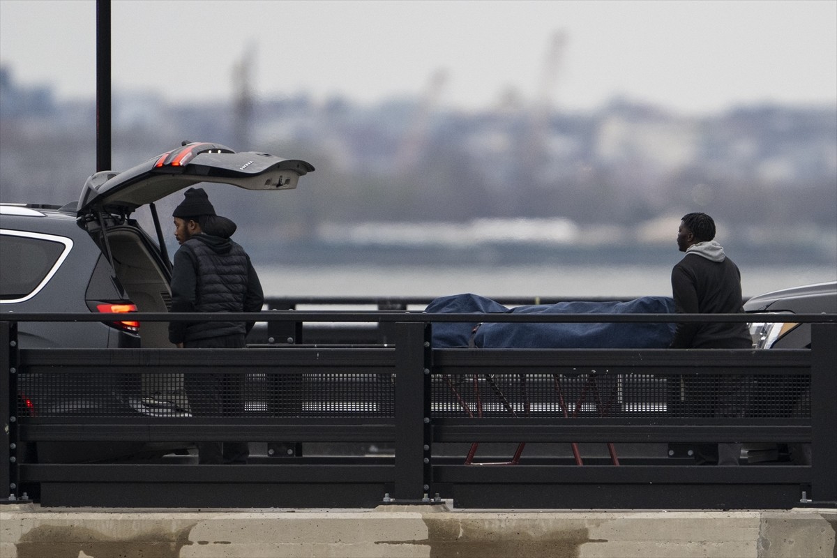 New York'ta bulunan Hudson Nehri'ne bir helikopterin düştüğü bildirildi. ABD basınında yer alan...