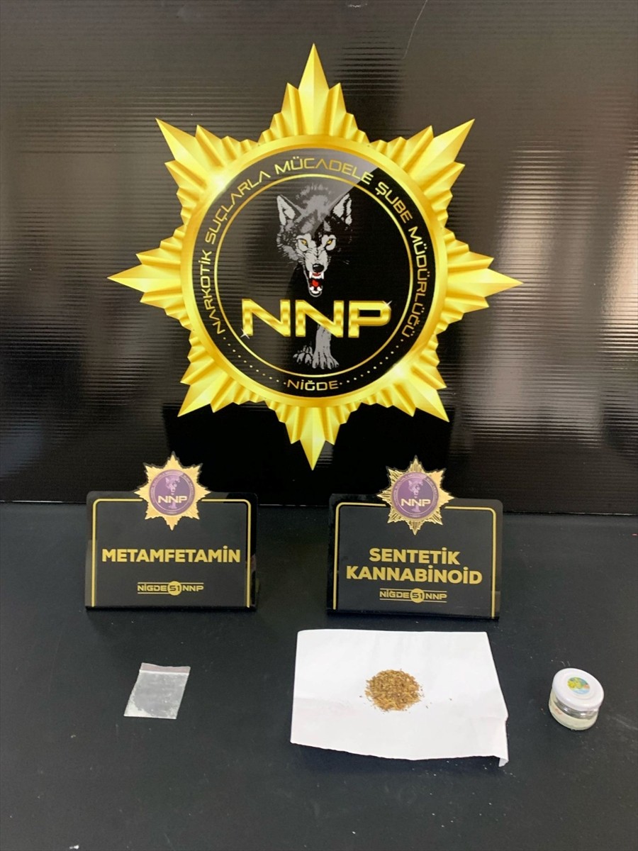Niğde'de düzenlenen uyuşturucu operasyonlarında gözaltına alınan 12 zanlıdan 5'i tutuklandı....