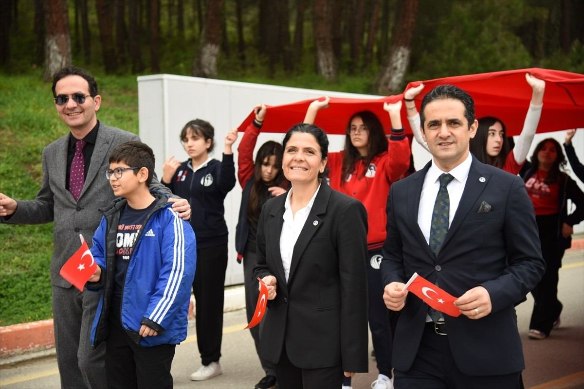 Ondokuz Mayıs Üniversitesi (OMÜ) Rektörü Prof. Dr. Fatma Aydın (sağda), 23 Nisan Ulusal Egemenlik...