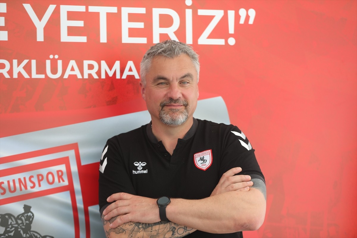 Reeder Samsunspor Teknik Direktörü Thomas Reis, Nuri Asan Tesisleri'nde düzenlenen haftalık olağan...