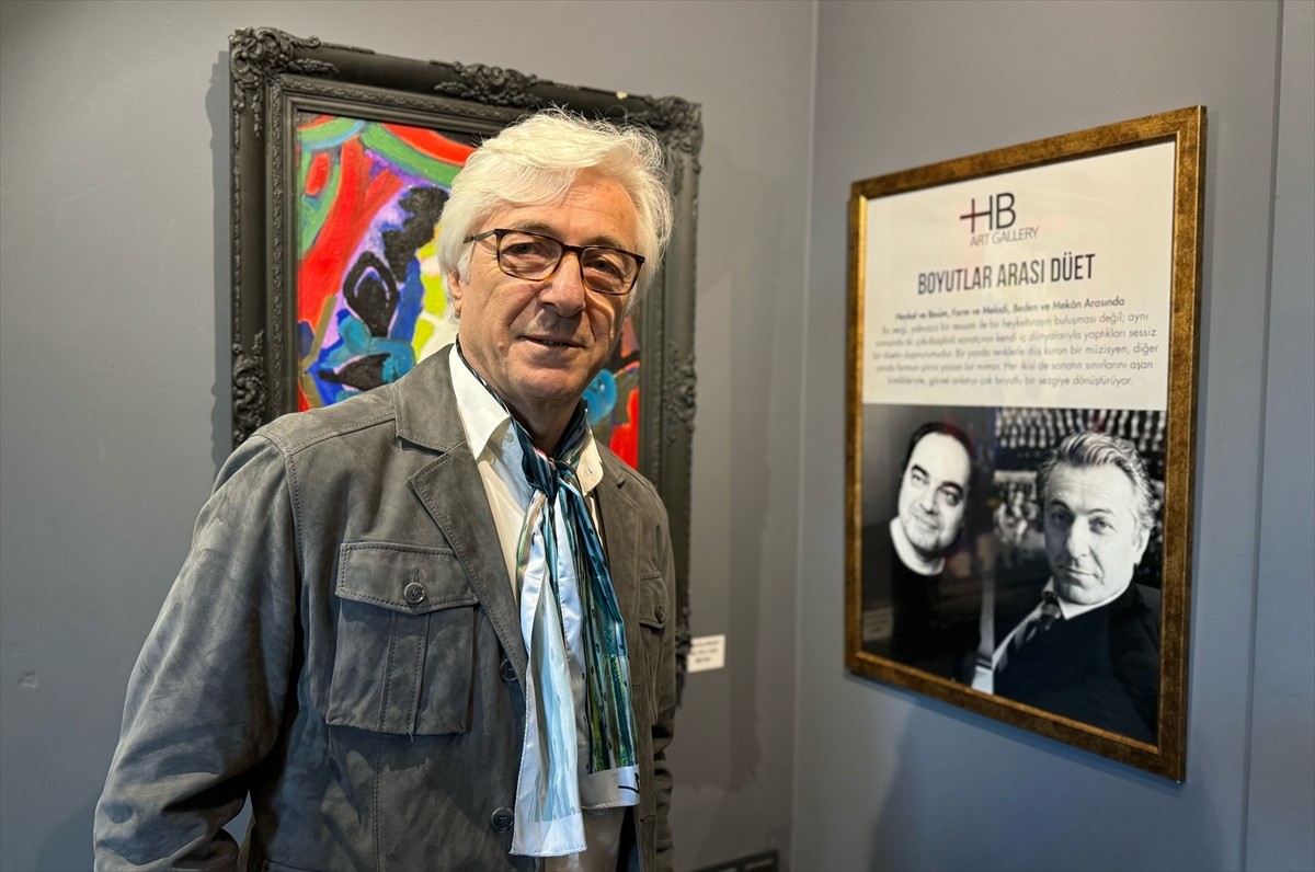 Ressam Suat Arıkan ile heykeltıraş Ali Ghahari'nin "Boyutlar Arası Düet" sergisinin açılışı...