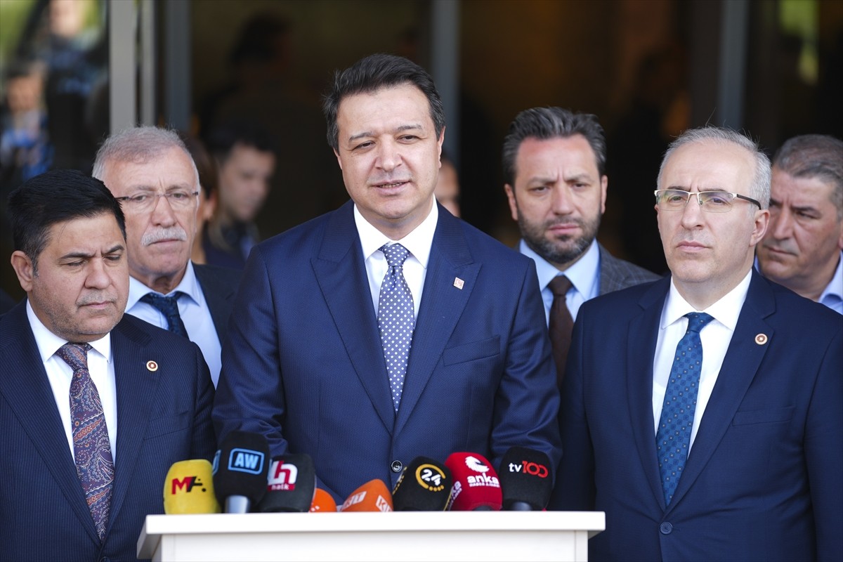 Saadet Partisi Genel Başkanı Mahmut Arıkan, TBMM Başkanvekili ve DEM Parti İstanbul Milletvekili...