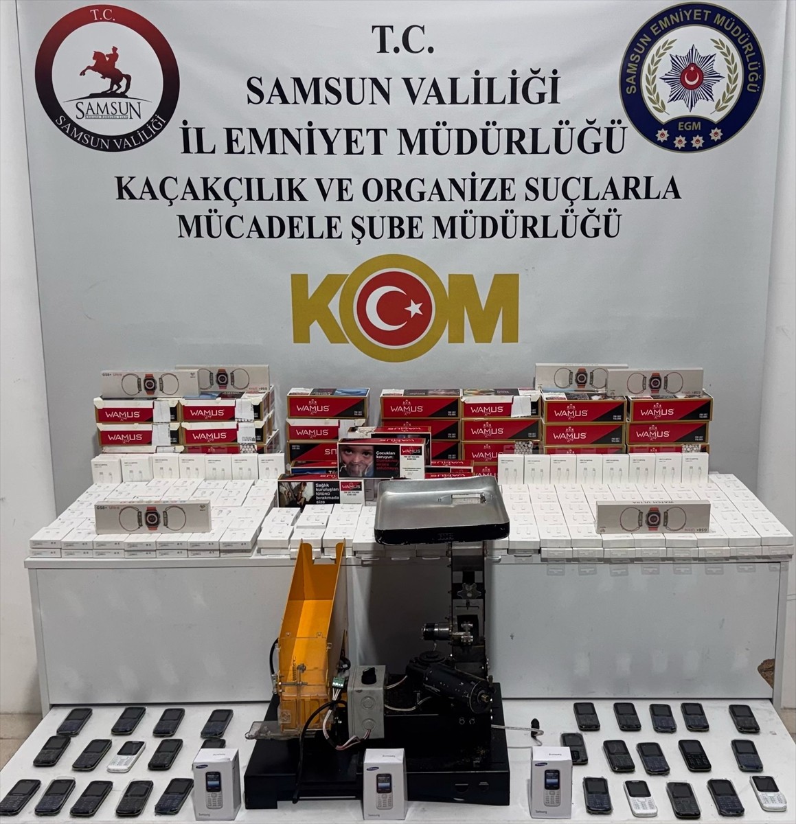 Samsun'un İlkadım ve Atakum ilçelerinde düzenlenen kaçakçılık operasyonunda 4 şüpheli gözaltına...