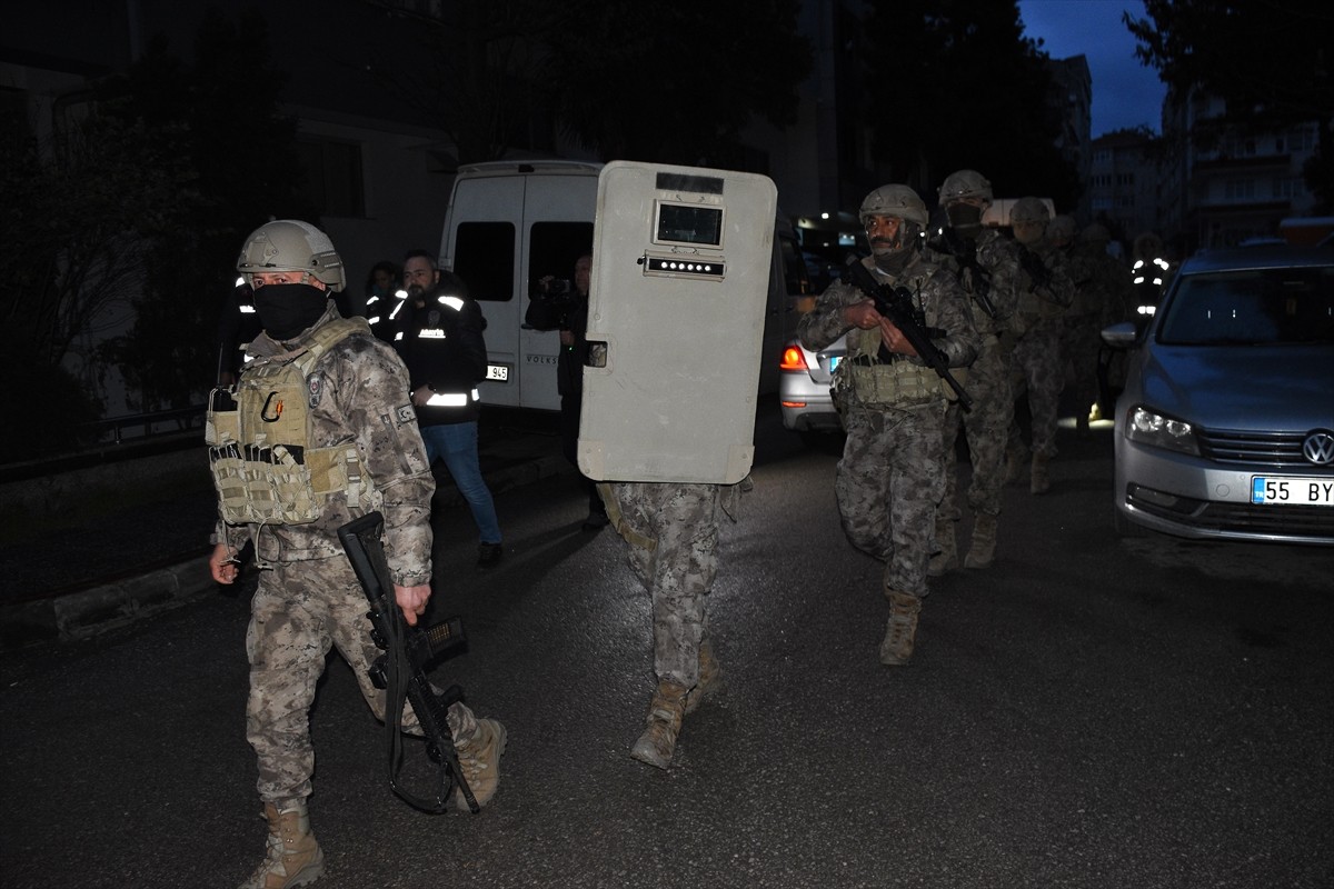 Samsun merkezli 15 ilde, ağır hasarlı araçları satın alarak çalıntı, hacizli, yakalama kararı...
