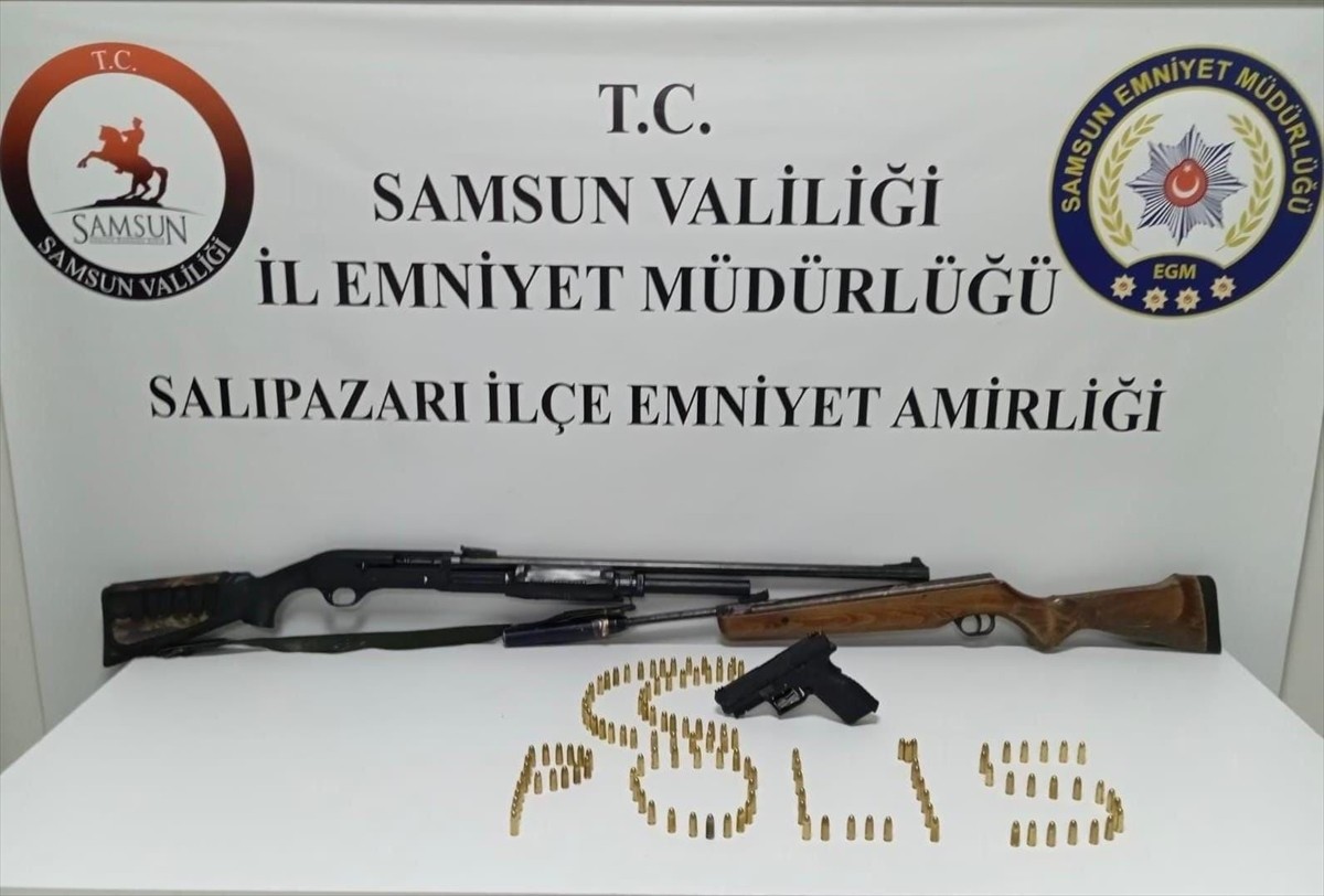 Samsun’un Salıpazarı ilçesinde düzenlenen silah kaçakçılığı operasyonunda 3 zanlı gözaltına...