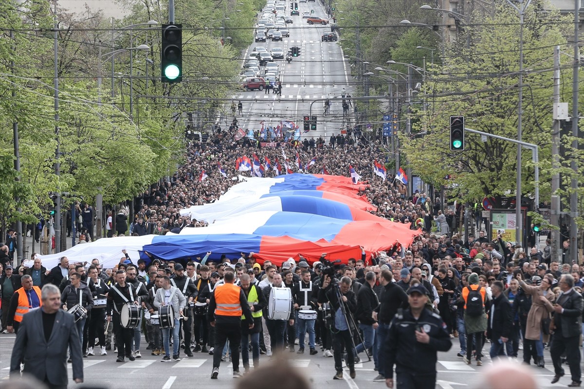 Sırbistan'ın başkenti Belgrad'da ülkenin gelişim ve refahına dikkati çekmek için "Sırbistan'ı...
