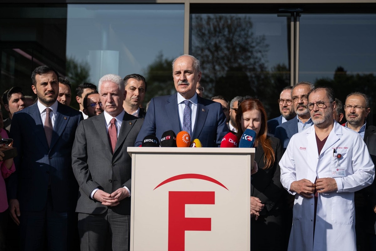 TBMM Başkanı Numan Kurtulmuş, TBMM Başkanvekili ve DEM Parti İstanbul Milletvekili Sırrı Süreyya...