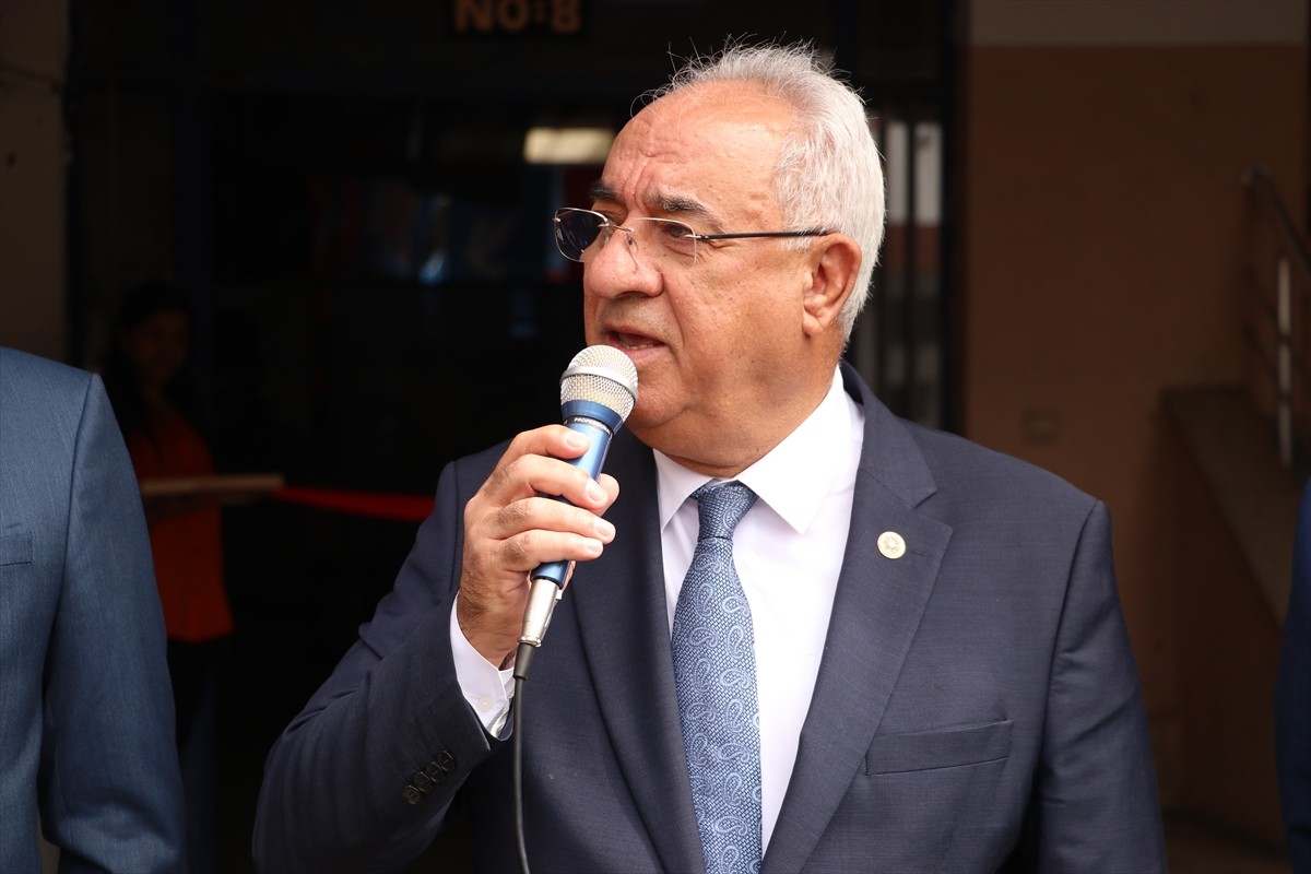 Tekirdağ'da DSP İl Başkanlığının yeni binası törenle açıldı. DSP Genel Başkan Önder Aksakal...