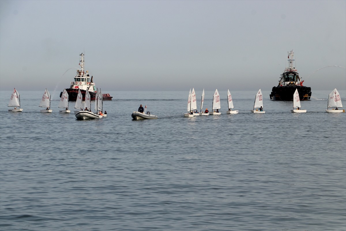 Tekirdağ'da Turizm Haftası etkinlikleri kapsamında, yelken ve römorkörlerle gösteri...