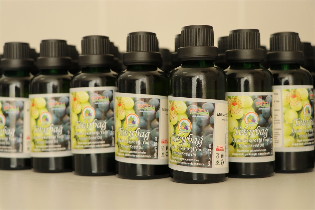 Tekirdağ Bağcılık Araştırma Enstitüsü Müdürlüğünce suyundan pekmez, şıra ve sirke gibi pek çok...