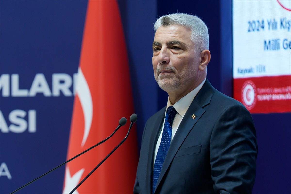 Ticaret Bakanı Ömer Bolat, bakanlıkta düzenlediği basın toplantısında, mart ayı dış ticaret...