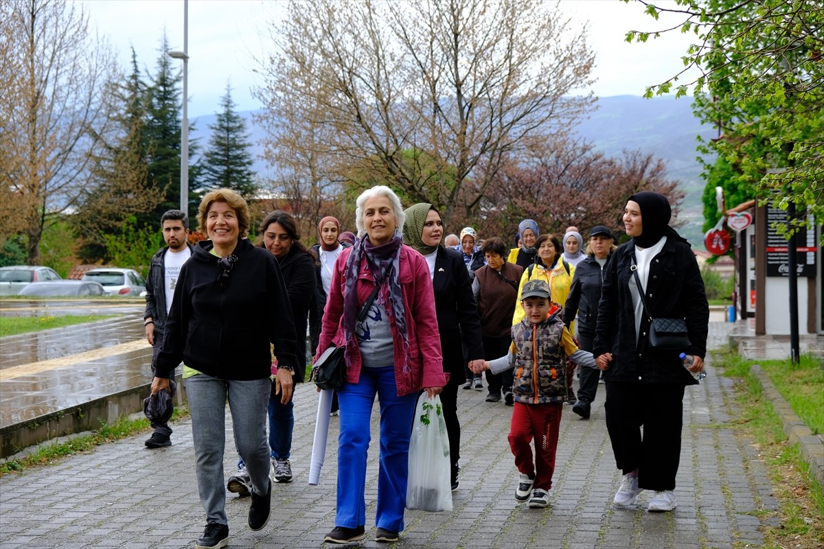 Tokat Gaziosmanpaşa Üniversitesince (TOGÜ) "3 Kuşak Tek Yürek Doğa Yürüyüşü" etkinliği yapıldı....