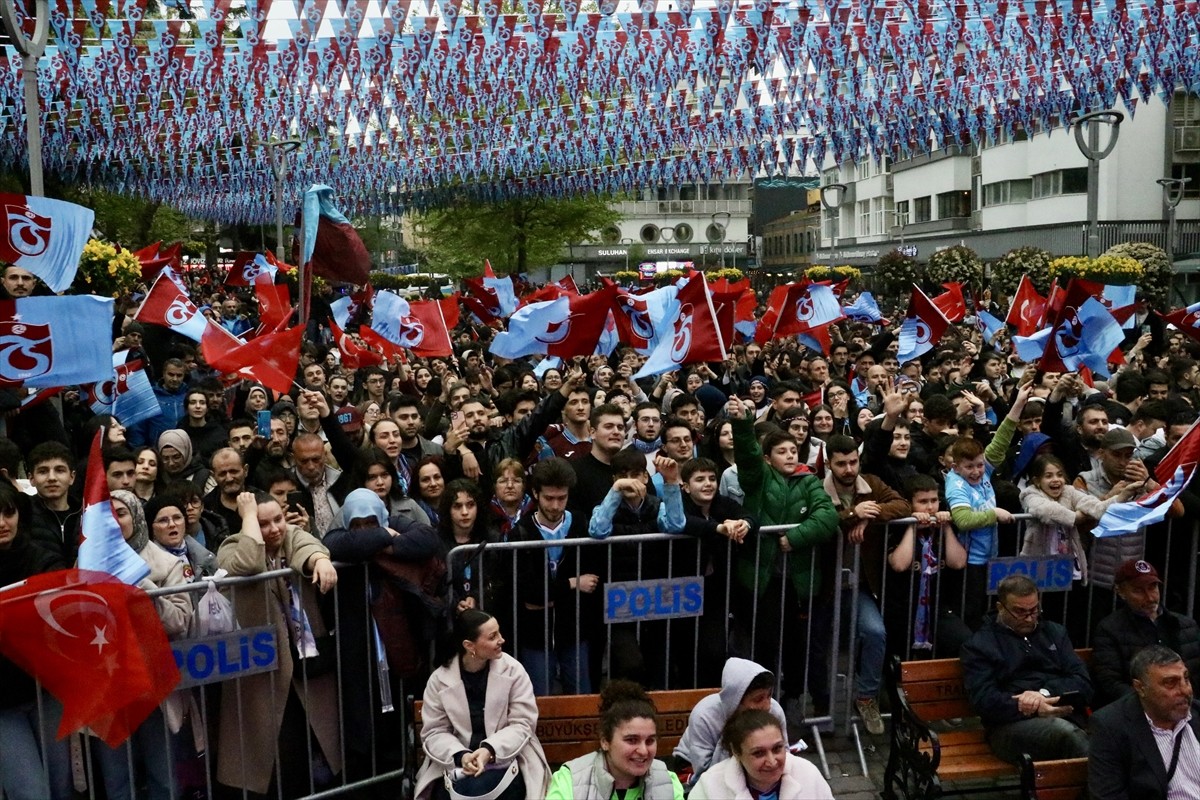 Trabzonspor 19 Yaş Altı Futbol Takımı'nın, UEFA Gençlik Ligi finalinde İspanya temsilcisi...