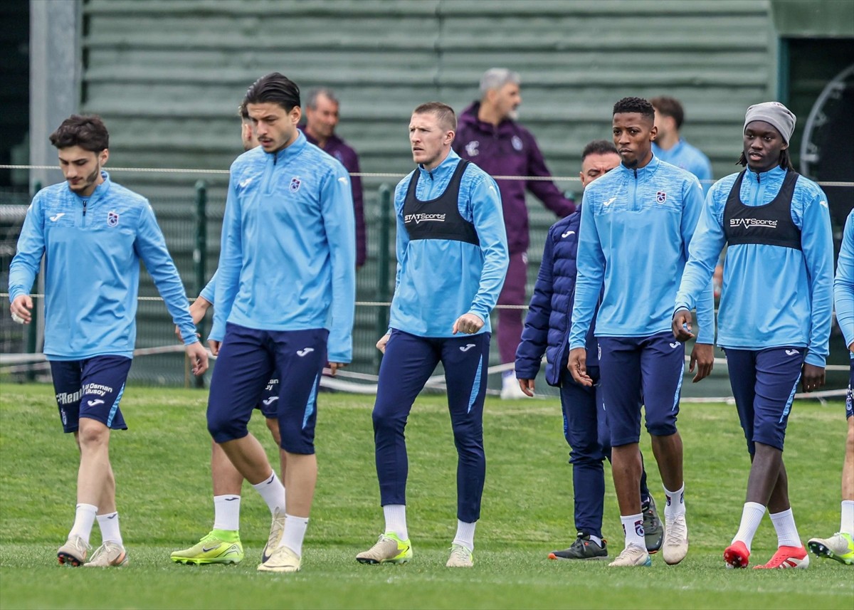 Trabzonspor, Trendyol Süper Lig'in 33. haftasında sahasında oynayacağı Corendon Alanyaspor maçının...