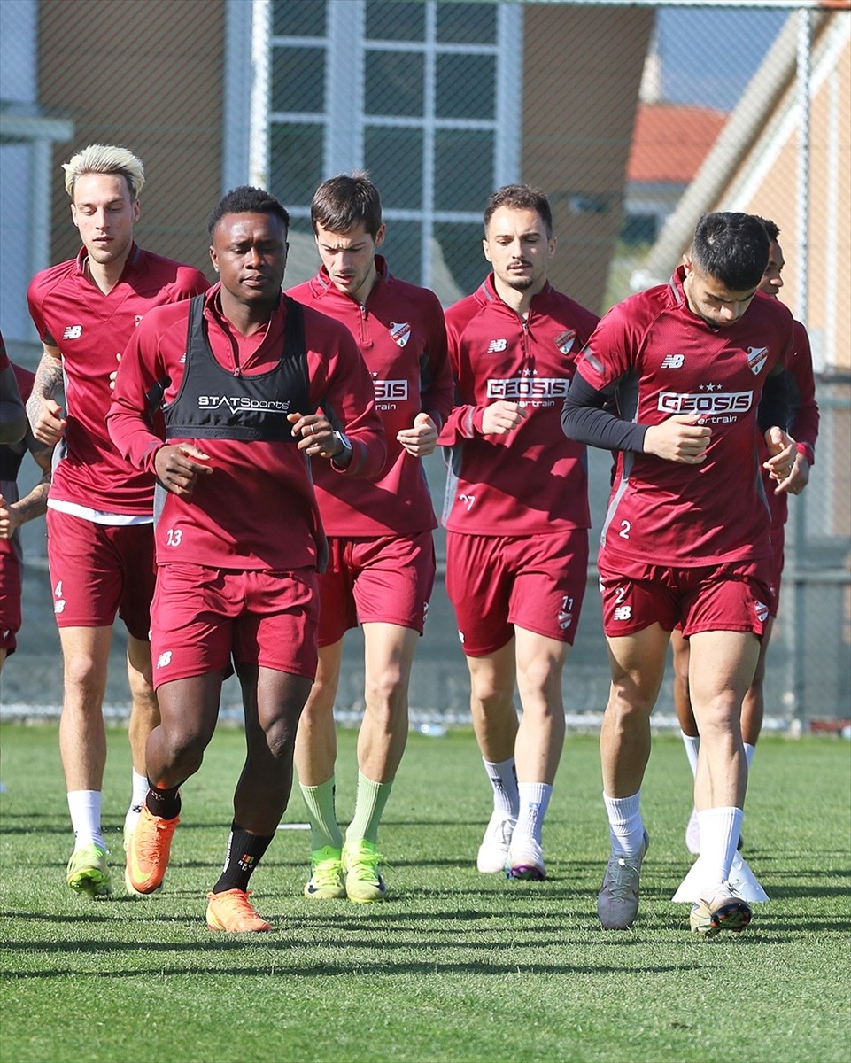 Trendyol 1. Lig'in 35. haftasında Solwie Energy Fatih Karagümrük ile karşılaşacak Geosis Boluspor...