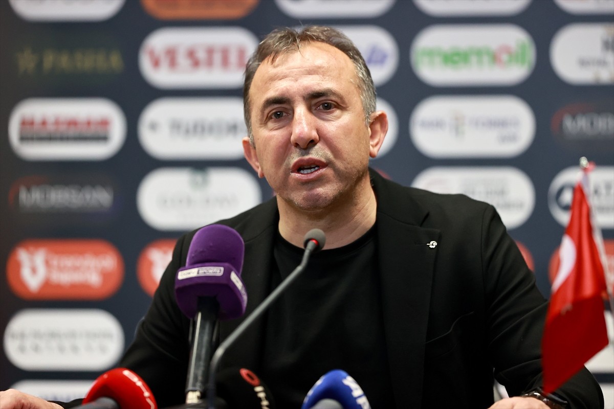 Trendyol Süper Lig'in 32. haftasında Atakaş Hatayspor ile TÜMOSAN Konyaspor, Mersin Stadyumu'nda...