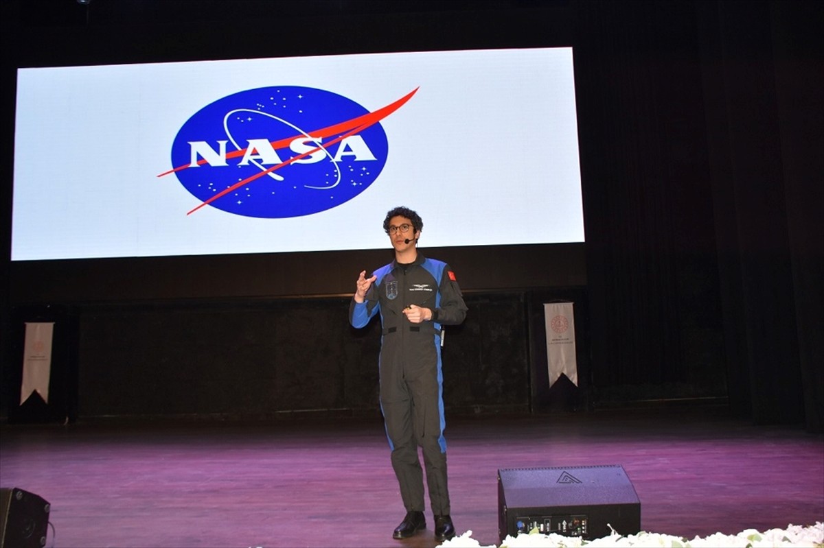 Türk astronot Tuva Cihangir Atasever, Necat Nasıroğlu Külliyesi Leyla Nasıroğlu Bilim Merkezinde...