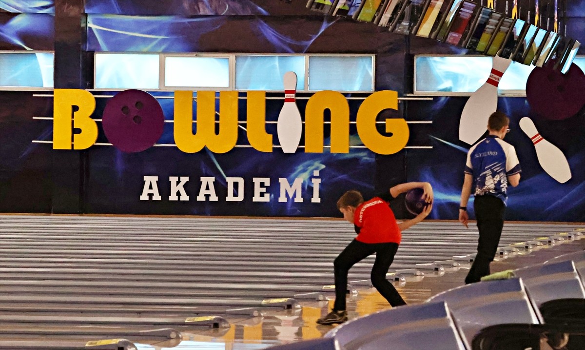 Türkiye'nin en büyük, Avrupa'nın ise üçüncü büyük bowling salonu olan 38 hatlı Samsun Bowling...