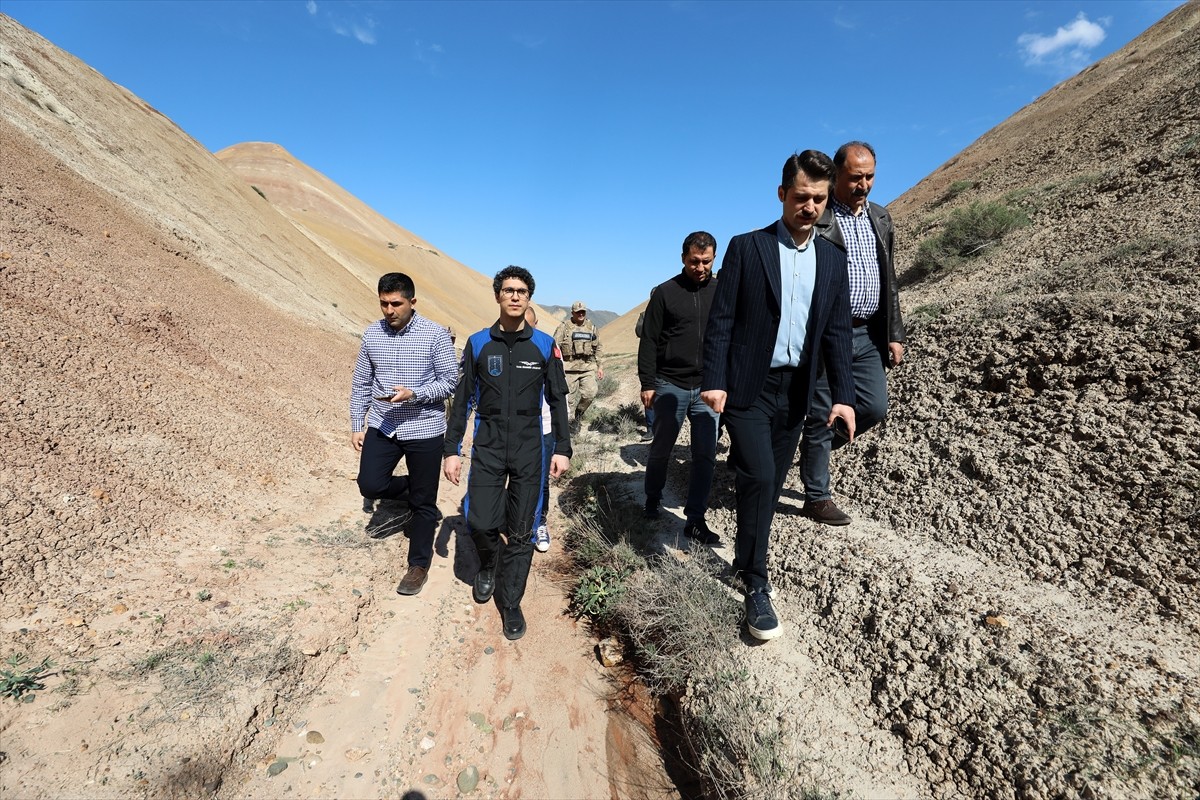 Türkiye'nin ikinci astronotu Tuva Cihangir Atasever, öğrencilerle buluşma programı için geldiği...